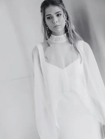 Robe de mariée Roman Cape - Rembo Atelier - Promesse Mariage